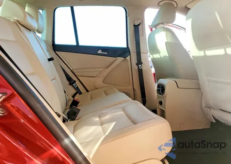 2015 Volkswagen Tiguan S z USA, uszkodzony, nr VIN WVGAV7AXXFW095758